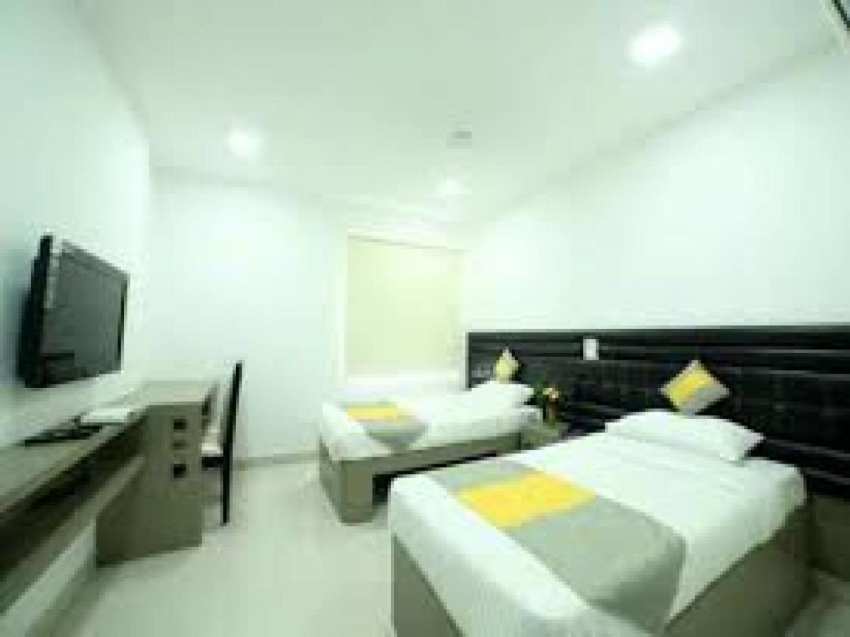 La Riviera Suites Madhapur Χιντεραμπάντ Εξωτερικό φωτογραφία