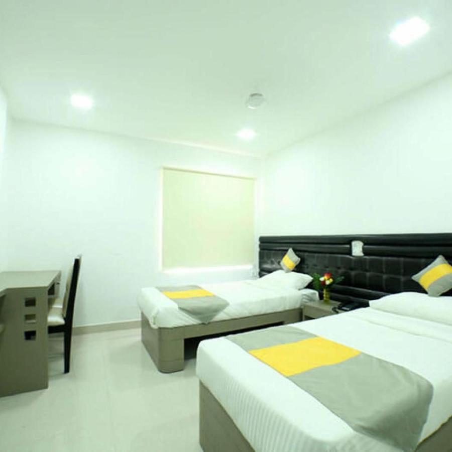 La Riviera Suites Madhapur Χιντεραμπάντ Εξωτερικό φωτογραφία