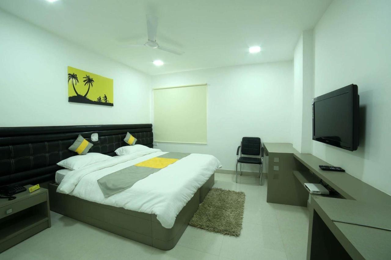 La Riviera Suites Madhapur Χιντεραμπάντ Εξωτερικό φωτογραφία