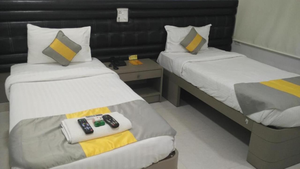 La Riviera Suites Madhapur Χιντεραμπάντ Εξωτερικό φωτογραφία