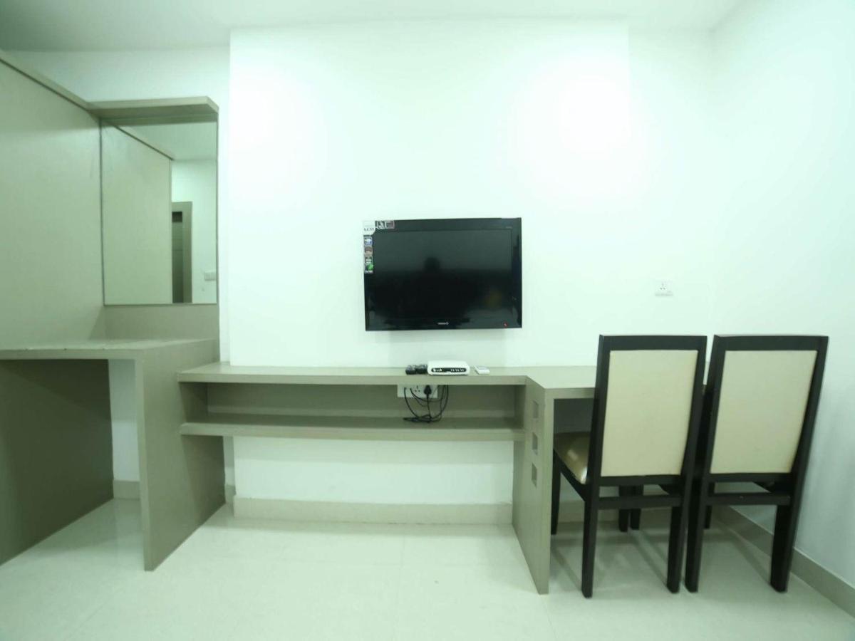 La Riviera Suites Madhapur Χιντεραμπάντ Εξωτερικό φωτογραφία